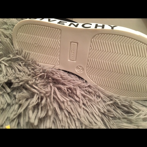 Givenchy Kids Sneaker - Picture 4 of 5